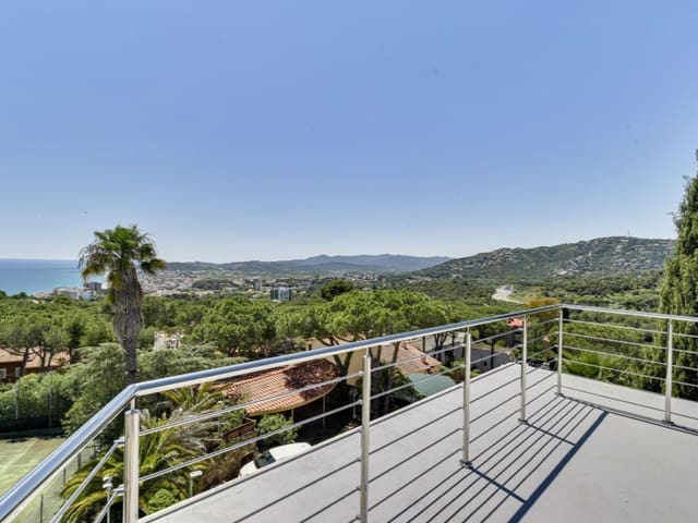 7 bedroom Villa for sale in Platja d'Aro, Castell-Platja d'Aro with garage - € 1,350,000 (Ref: 8799418)