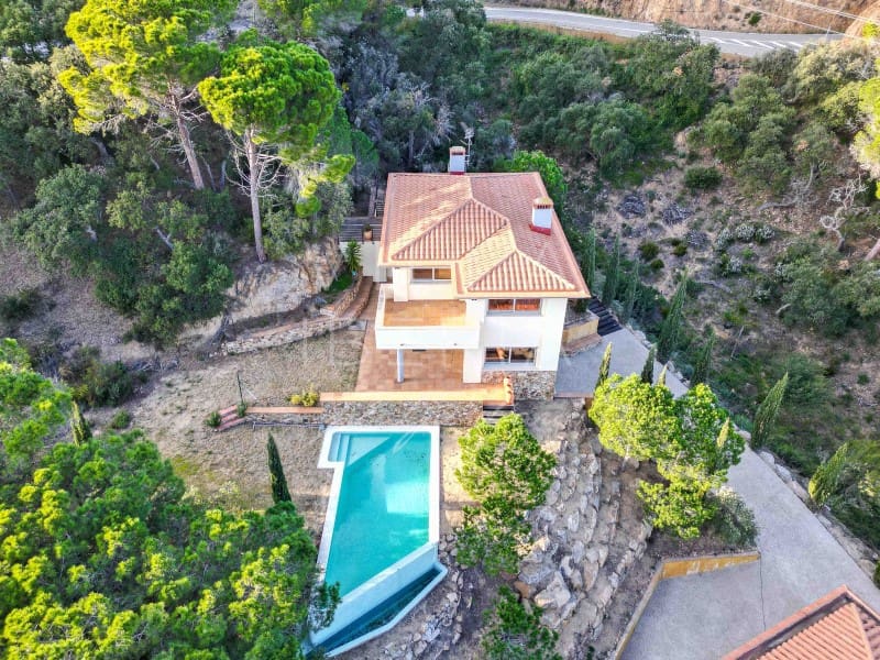 4 soveværelse Villa til salg i Sant Feliu de Guixols med swimmingpool garage - € 2.270.000 (Ref: 8859725)