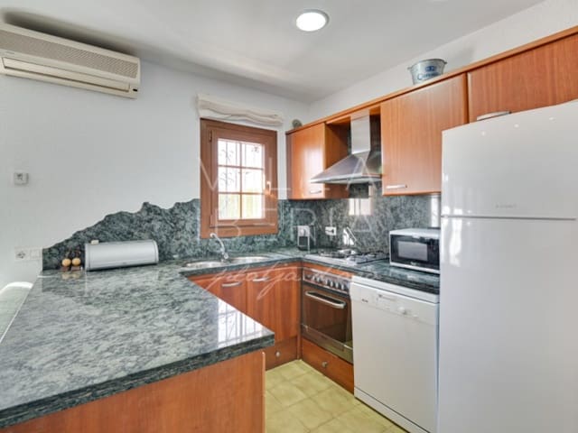 3 bedroom Villa for sale in Sant Feliu de Guíxols - € 370,000 (Ref: 8863095)