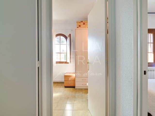 3 bedroom Villa for sale in Sant Feliu de Guíxols - € 370,000 (Ref: 8863095)