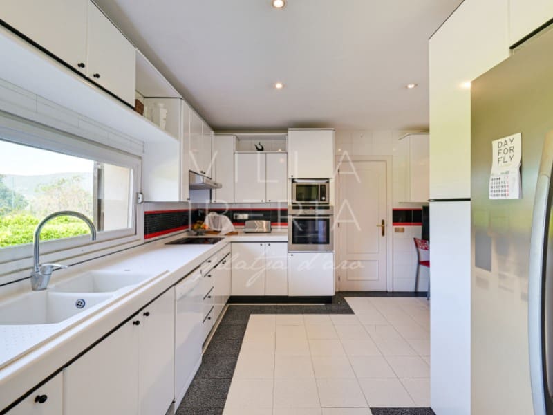 5 soveværelse Villa til salg i Santa Cristina d'Aro - € 1.400.000 (Ref: 8913366)