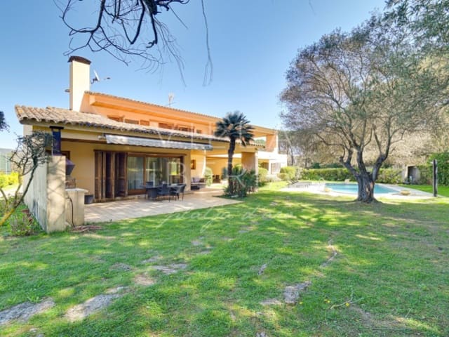 5 bedroom Villa for sale in Santa Cristina d'Aro - € 1,400,000 (Ref: 8913366)