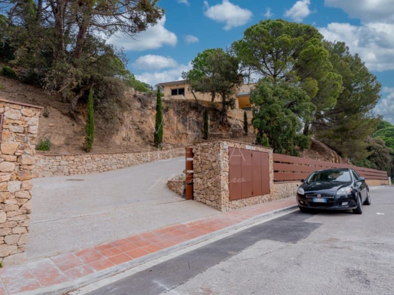 4 slaapkamer Villa te koop in Sant Feliu de Guixols met zwembad garage - € 1.970.000 (Ref: 8939061)