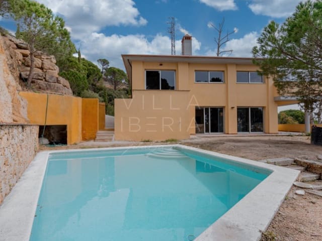 4 bedroom Villa for sale in Sant Feliu de Guíxols with pool garage - € 1,970,000 (Ref: 8939061)