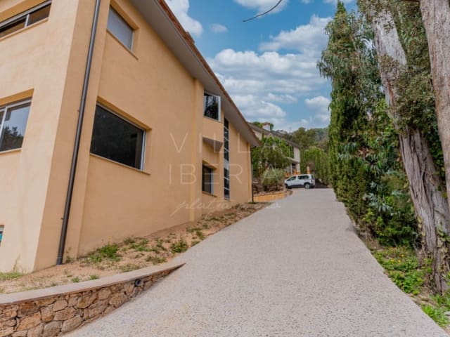 4 bedroom Villa for sale in Sant Feliu de Guíxols with pool garage - € 1,970,000 (Ref: 8939061)