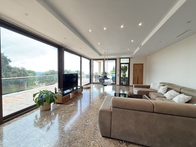 5 bedroom Villa for sale in Platja d'Aro with pool garage - € 1,750,000 (Ref: 8947462)