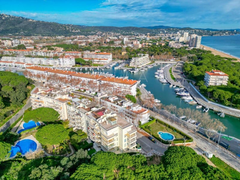 3 soveværelse Lejlighed til salg i Platja d'Aro med garage - € 498.000 (Ref: 8950873)