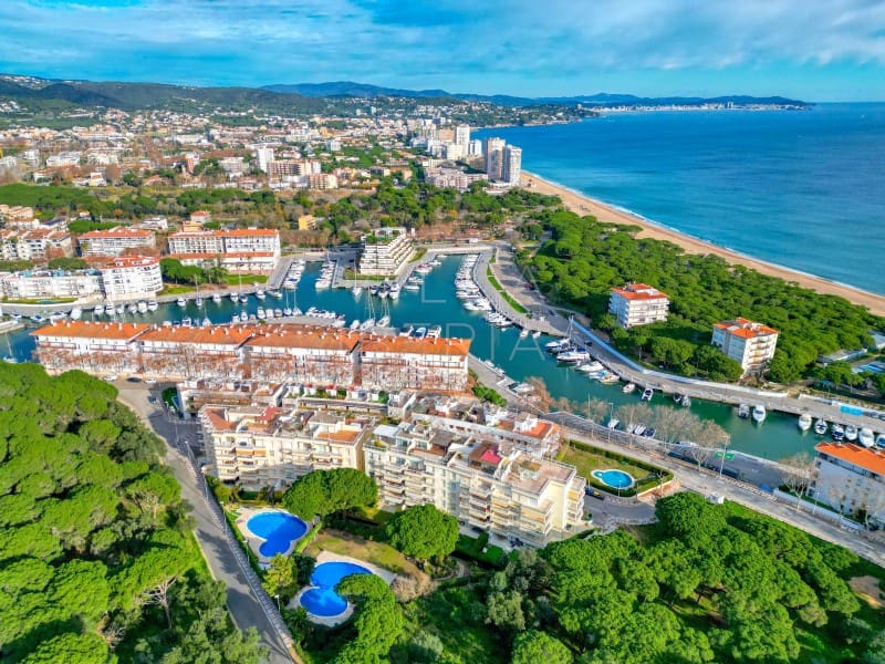 3 soveværelse Lejlighed til salg i Platja d'Aro med garage - € 498.000 (Ref: 8950873)