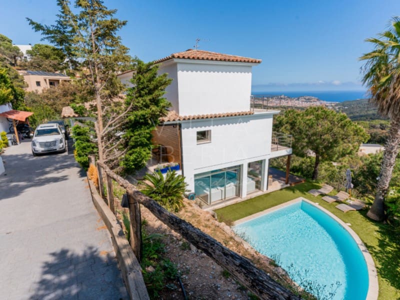 5 soveværelse Villa til salg i Sant Feliu de Guixols med swimmingpool - € 1.295.000 (Ref: 8962054)