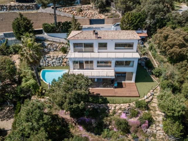 5 bedroom Villa for sale in Sant Feliu de Guíxols with pool - € 1,295,000 (Ref: 8962054)