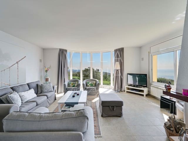 3 bedroom Villa for sale in Platja d'Aro, Castell-Platja d'Aro with pool garage - € 795,000 (Ref: 8986370)