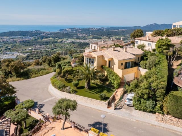 3 soveværelse Villa til salg i Platja d'Aro, Castell-Platja d'Aro med swimmingpool garage - € 795.000 (Ref: 8986370)