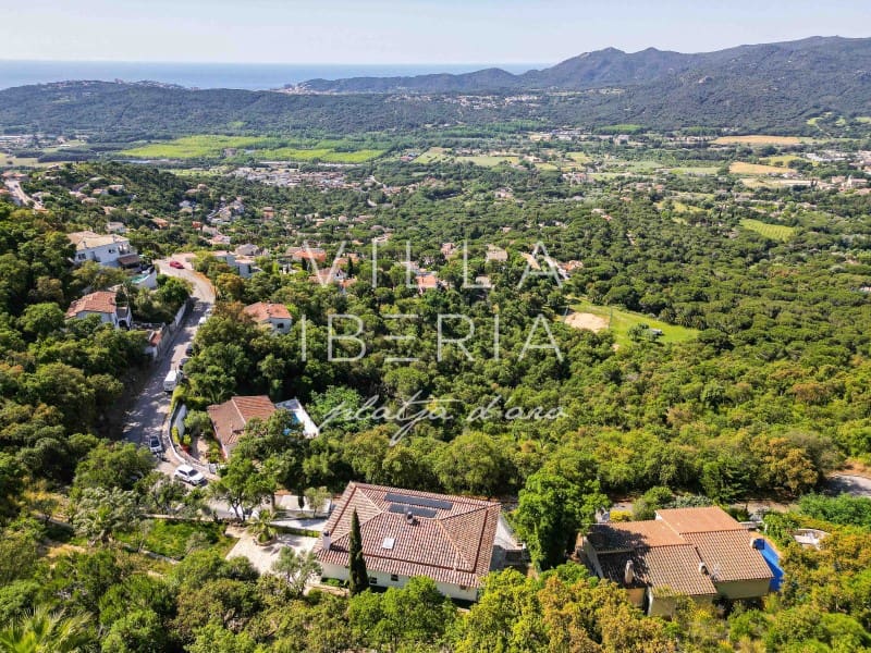 4 soveværelse Villa til salg i Santa Cristina d'Aro med garage - € 695.000 (Ref: 9014550)