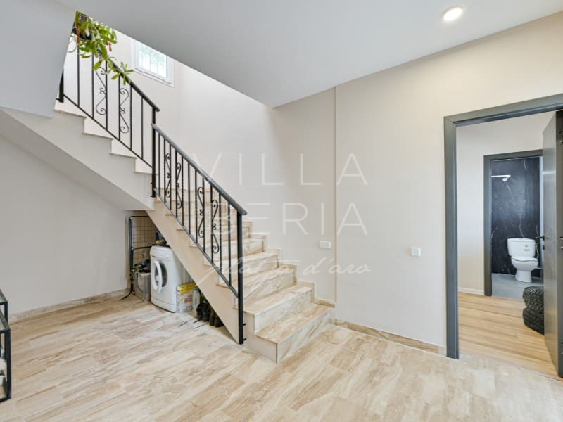 4 soveværelse Villa til salg i Santa Cristina d'Aro med garage - € 695.000 (Ref: 9014550)