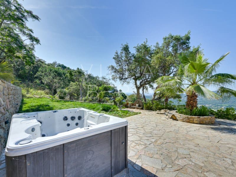 4 soveværelse Villa til salg i Santa Cristina d'Aro med garage - € 695.000 (Ref: 9014550)