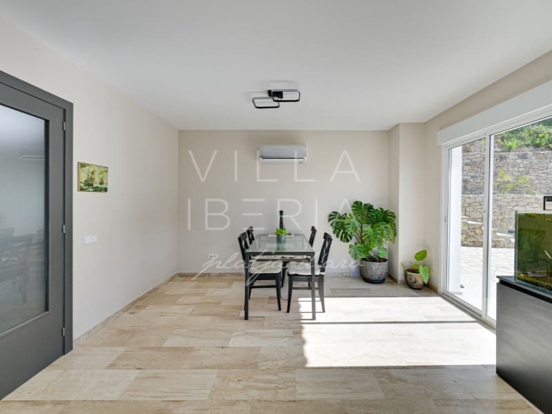 4 soveværelse Villa til salg i Santa Cristina d'Aro med garage - € 695.000 (Ref: 9014550)