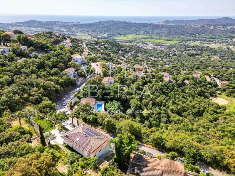 4 soveværelse Villa til salg i Santa Cristina d'Aro med garage - € 695.000 (Ref: 9014550)