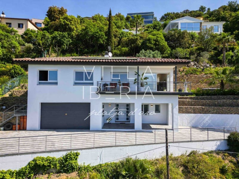 4 soveværelse Villa til salg i Santa Cristina d'Aro med garage - € 695.000 (Ref: 9014550)