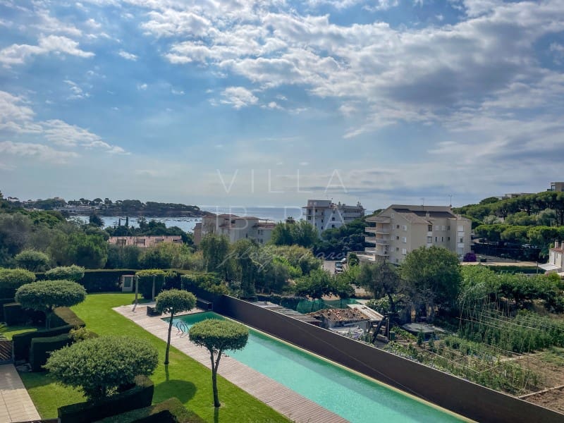 3 soverom Penthouse til salgs i Sant Feliu de Guixols med svømmebasseng garasje - € 585 000 (Ref: 9112673)