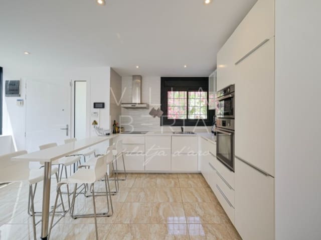 6 chambre Villa/Maison à vendre à Calonge i Sant Antoni avec piscine - 1 250 000 € (Ref: 9112674)