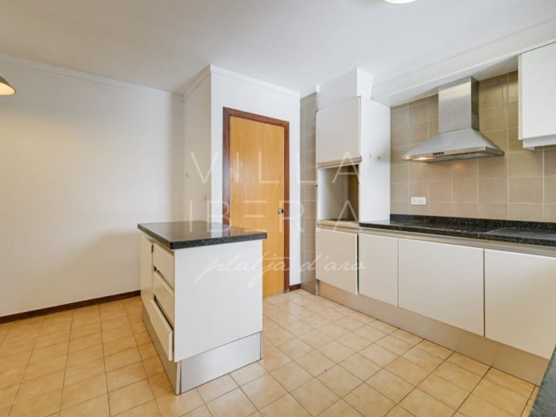 4 soveværelse Lejlighed til salg i Girona by med garage - € 535.000 (Ref: 9147376)