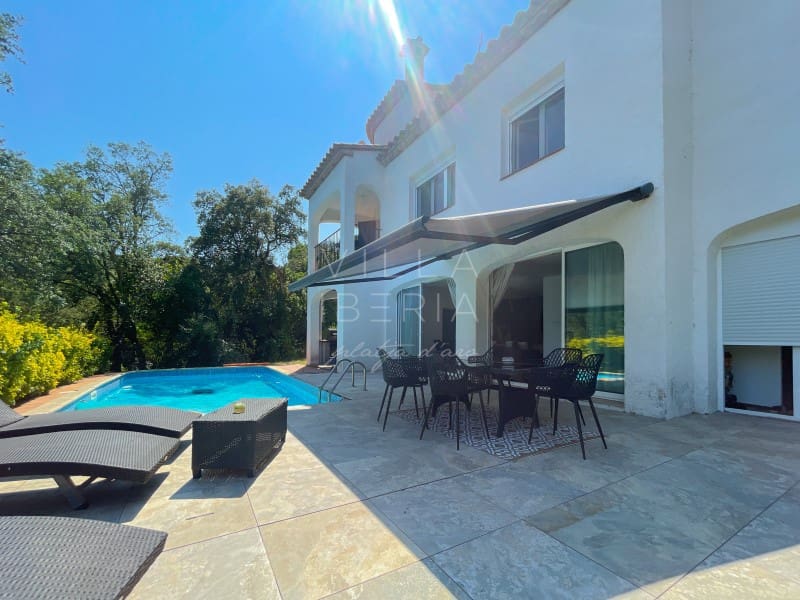 4 slaapkamer Villa te koop in Santa Cristina d'Aro - € 479.000 (Ref: 9171736)