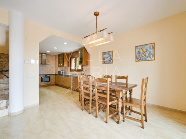 4 soveværelse Villa til salg i Platja d'Aro, Castell-Platja d'Aro med swimmingpool garage - € 1.120.000 (Ref: 9194087)