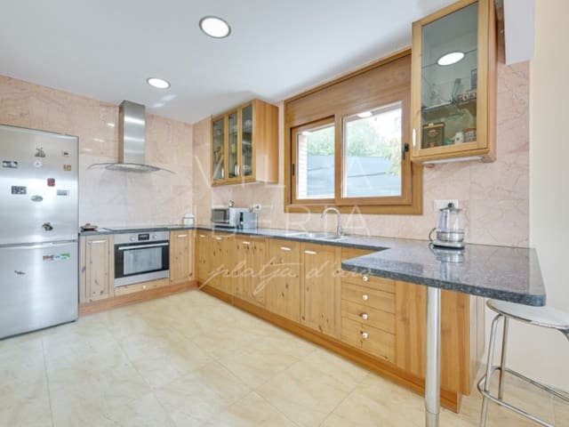 4 soveværelse Villa til salg i Platja d'Aro, Castell-Platja d'Aro med swimmingpool garage - € 1.120.000 (Ref: 9194087)