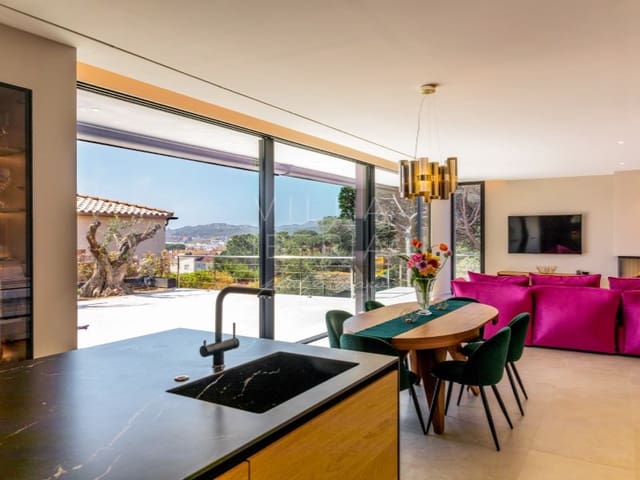 6 chambre Villa/Maison à vendre à Platja d'Aro, Castell-Platja d'Aro avec garage - 3 000 000 € (Ref: 9198011)