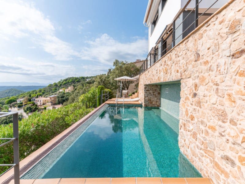 4 soveværelse Villa til salg i Santa Cristina d'Aro med garage - € 760.000 (Ref: 9215452)