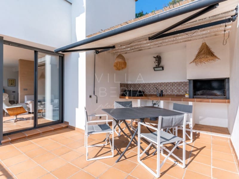 4 soveværelse Villa til salg i Santa Cristina d'Aro med garage - € 760.000 (Ref: 9215452)