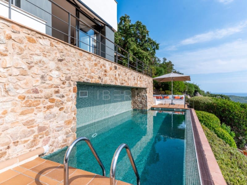 4 soveværelse Villa til salg i Santa Cristina d'Aro med garage - € 760.000 (Ref: 9215452)