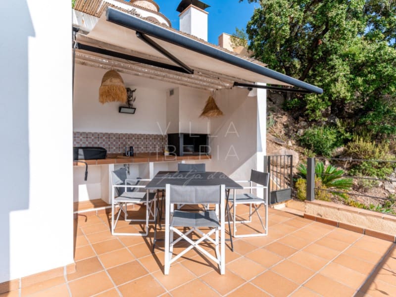 4 soveværelse Villa til salg i Santa Cristina d'Aro med garage - € 760.000 (Ref: 9215452)