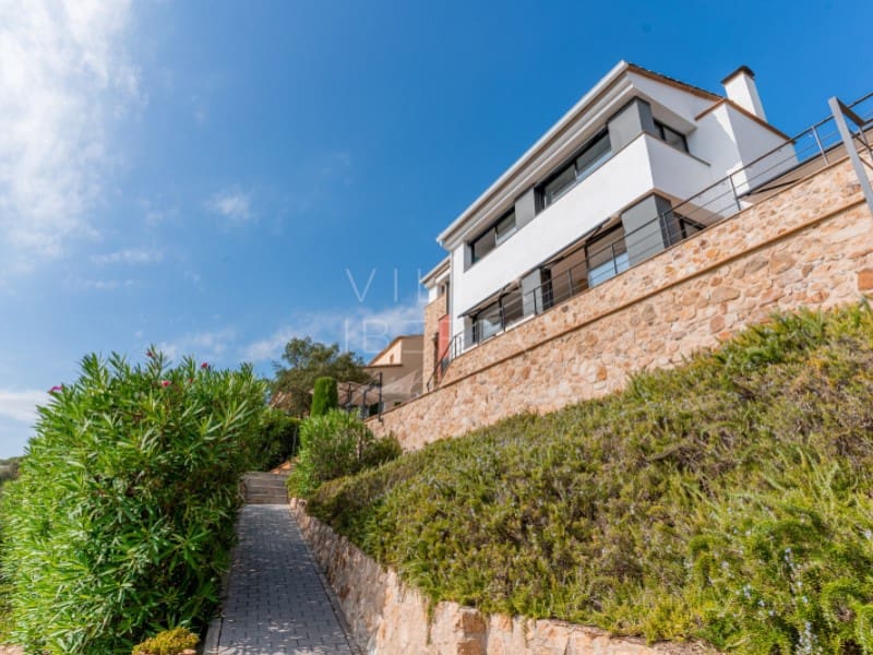 4 soveværelse Villa til salg i Santa Cristina d'Aro med garage - € 760.000 (Ref: 9215452)