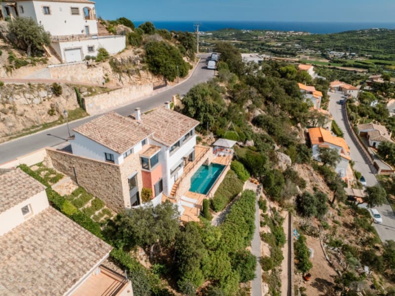 4 soveværelse Villa til salg i Santa Cristina d'Aro med garage - € 760.000 (Ref: 9215452)