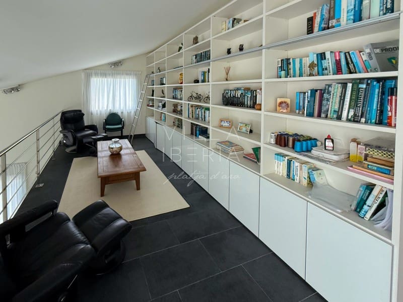 4 camera da letto Villa in vendita in Santa Cristina d'Aro con piscina garage - 2.100.000 € (Rif: 9240275)