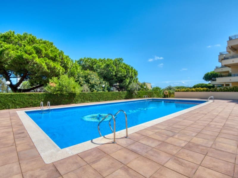 2 slaapkamer Strandappartement te koop in Sant Feliu de Guixols met zwembad garage - € 440.000 (Ref: 9321798)