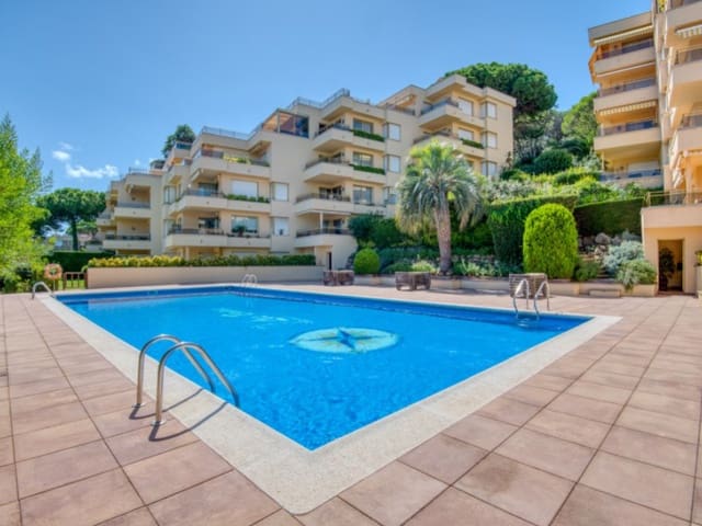 2 slaapkamer Strandappartement te koop in Sant Feliu de Guíxols met zwembad garage - € 440.000 (Ref: 9321798)