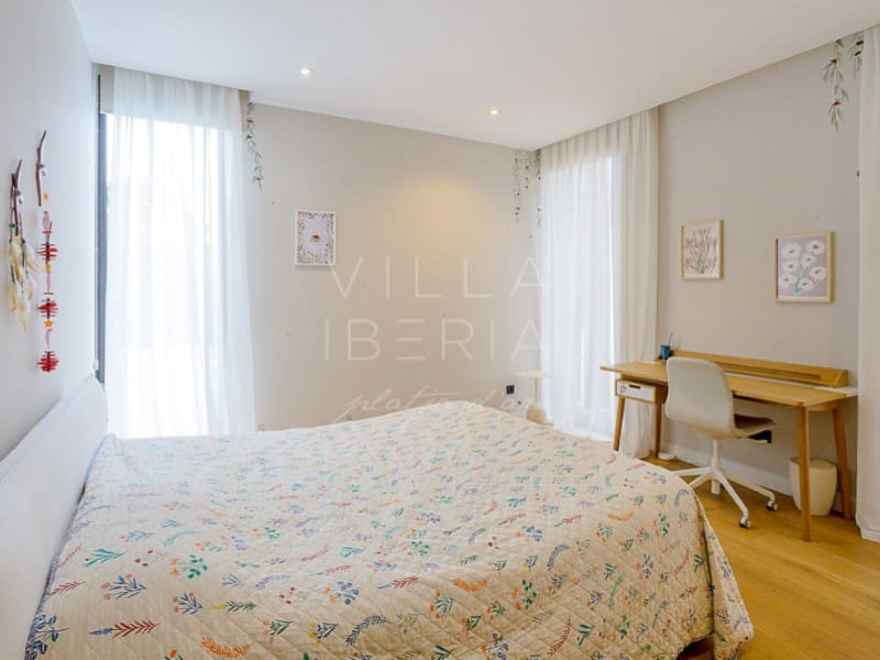 4 makuuhuone Huvila myytävänä paikassa S'Agaro mukana uima-altaan 
autotalli - 2 400 000 € (Ref: 9353513)