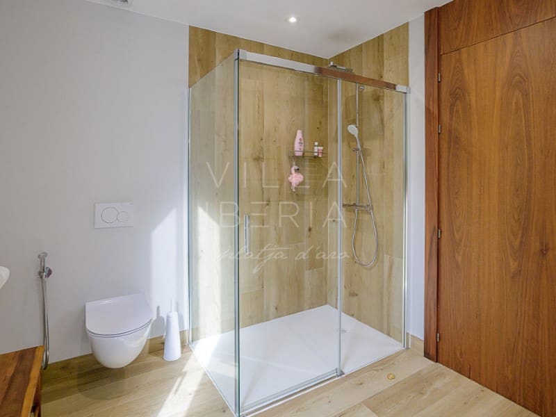 4 makuuhuone Huvila myytävänä paikassa S'Agaro mukana uima-altaan 
autotalli - 2 400 000 € (Ref: 9353513)