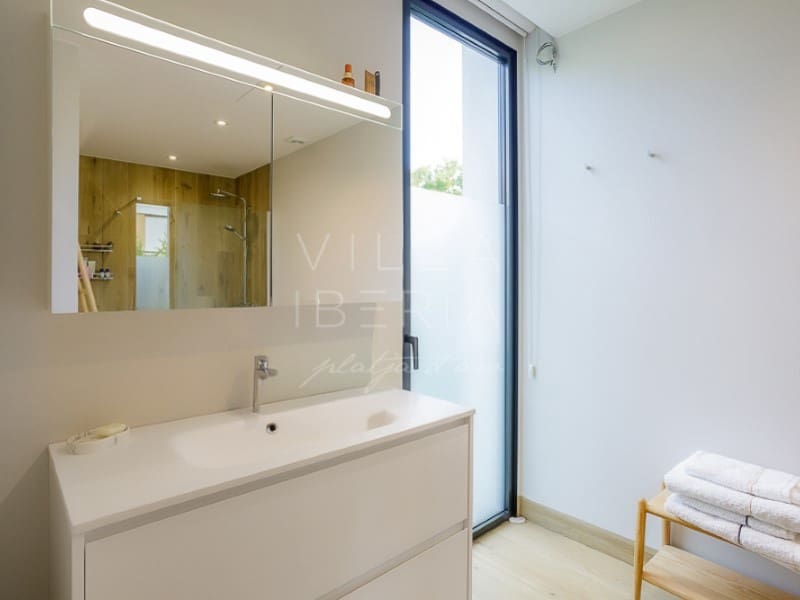 4 makuuhuone Huvila myytävänä paikassa S'Agaro mukana uima-altaan 
autotalli - 2 400 000 € (Ref: 9353513)