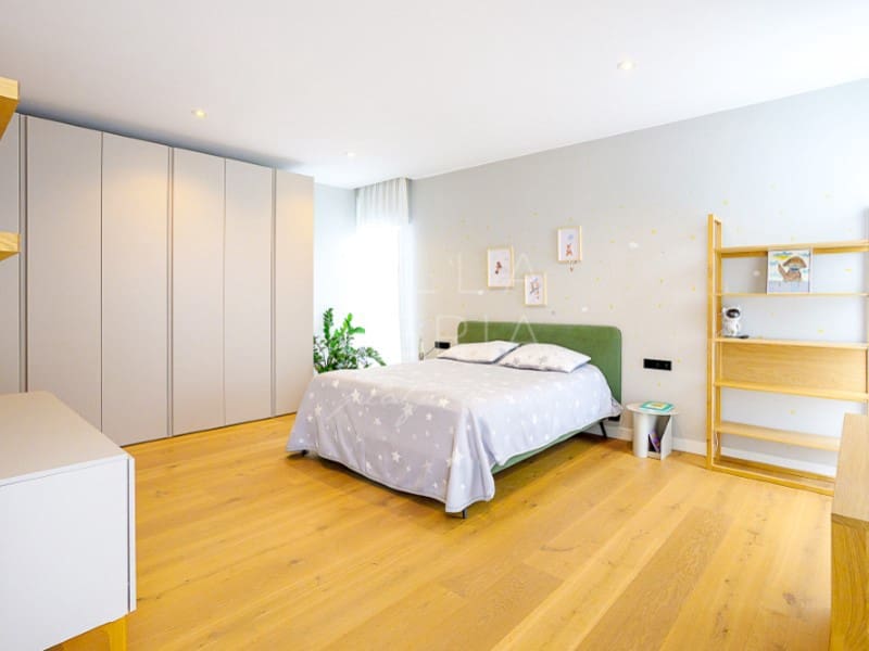 4 makuuhuone Huvila myytävänä paikassa S'Agaro mukana uima-altaan 
autotalli - 2 400 000 € (Ref: 9353513)