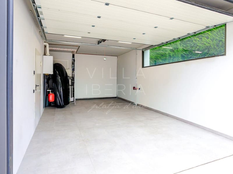 4 makuuhuone Huvila myytävänä paikassa S'Agaro mukana uima-altaan 
autotalli - 2 400 000 € (Ref: 9353513)