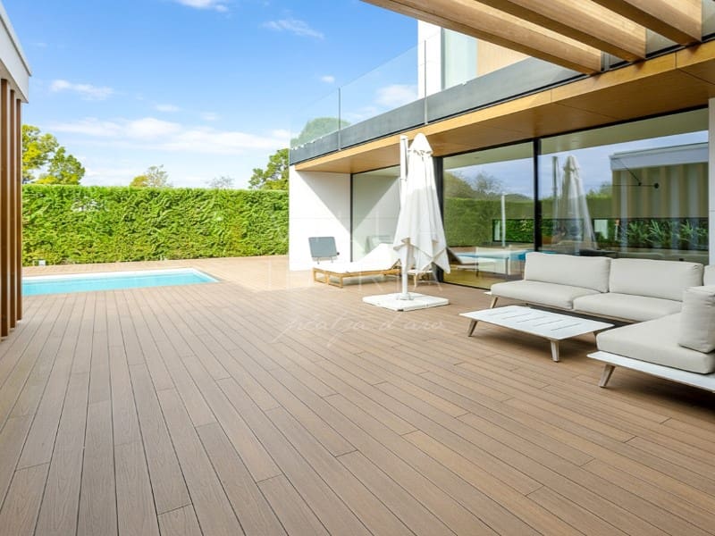 4 makuuhuone Huvila myytävänä paikassa S'Agaro mukana uima-altaan 
autotalli - 2 400 000 € (Ref: 9353513)