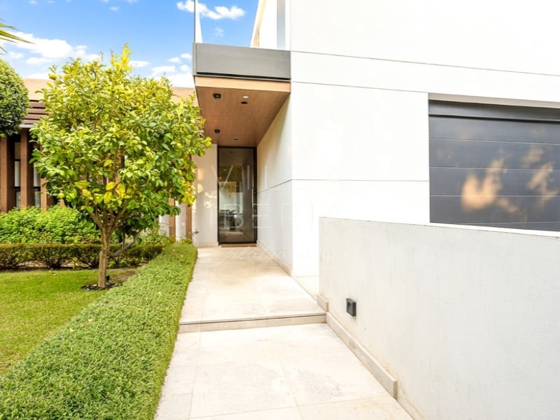 4 makuuhuone Huvila myytävänä paikassa S'Agaro mukana uima-altaan 
autotalli - 2 400 000 € (Ref: 9353513)