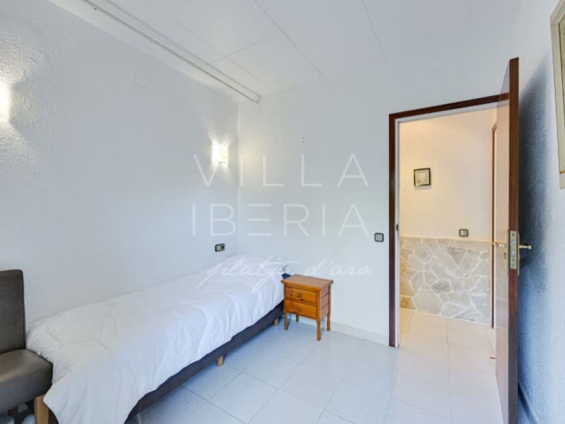 5 slaapkamer Villa te koop in Santa Cristina d'Aro met garage - € 395.000 (Ref: 9367808)