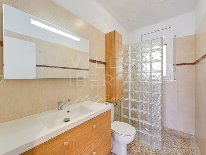 5 slaapkamer Villa te koop in Santa Cristina d'Aro met garage - € 395.000 (Ref: 9367808)