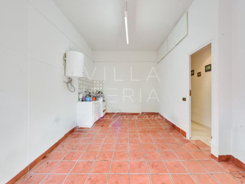 5 slaapkamer Villa te koop in Santa Cristina d'Aro met garage - € 395.000 (Ref: 9367808)