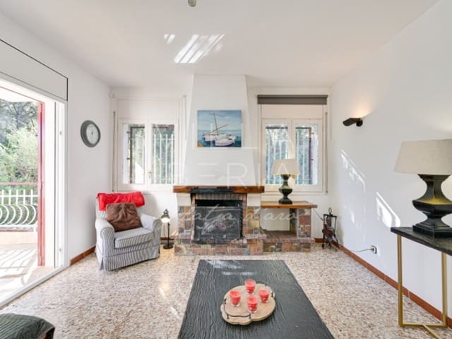 5 sovrum Villa till salu i Santa Cristina d'Aro med garage - 395 000 € (Ref: 9367808)