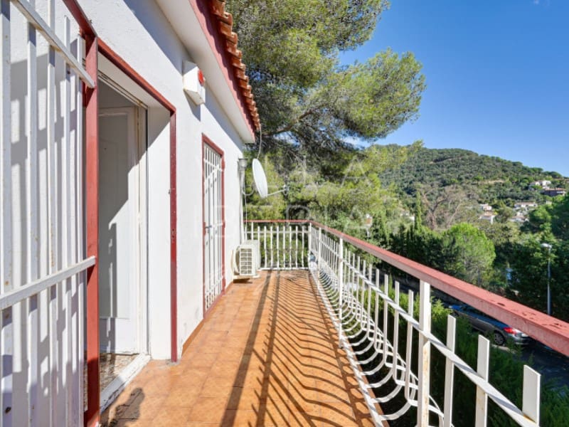 5 slaapkamer Villa te koop in Santa Cristina d'Aro met garage - € 395.000 (Ref: 9367808)